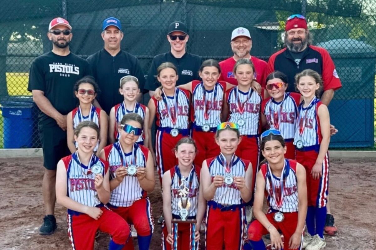 Park Ridge Pistols 10U Black with their medals and trophy