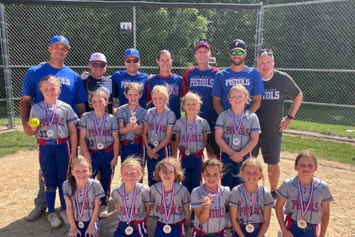 Park Ridge Pistols 8U with their medals
